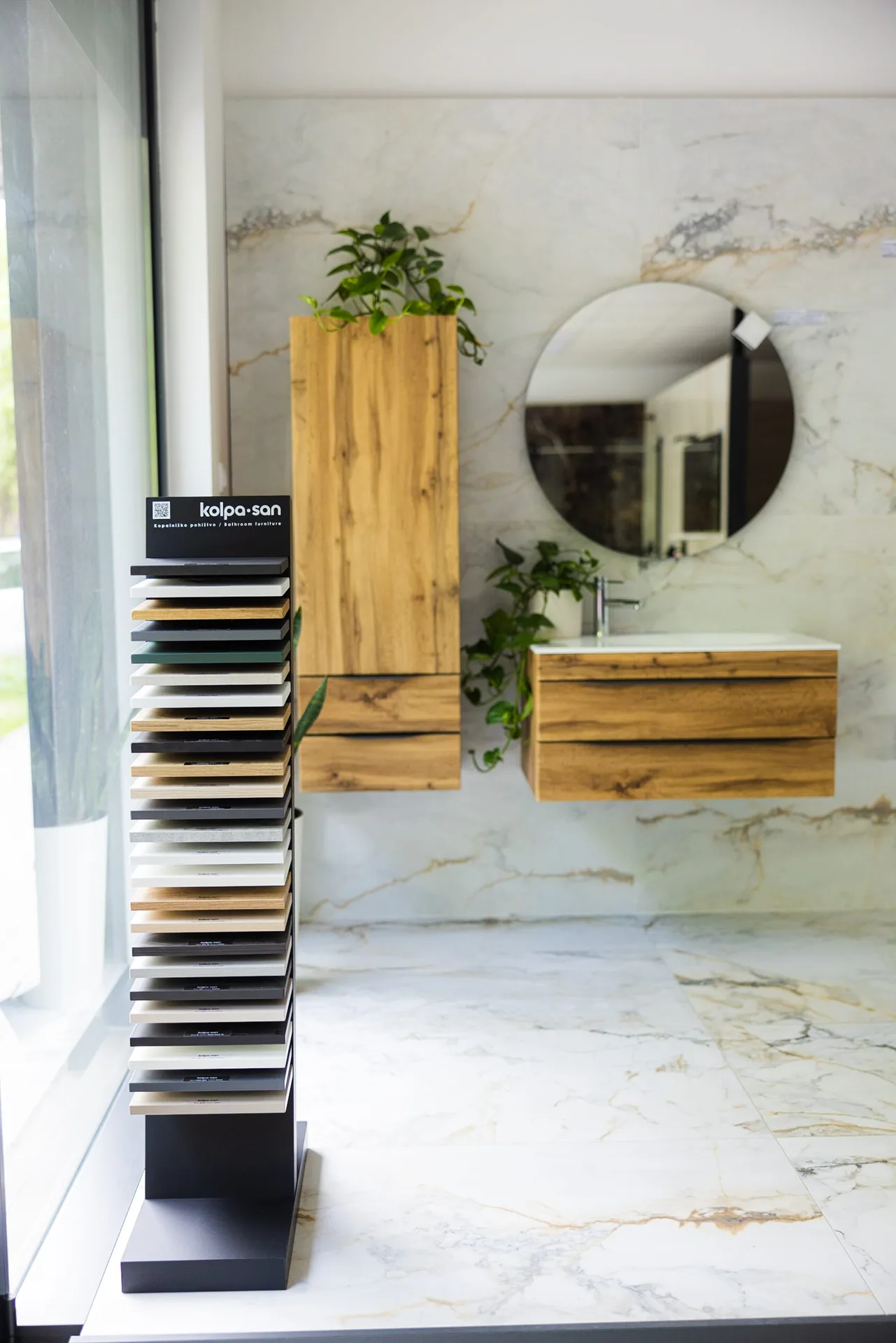 Dom Design salon u Zrenjaninu — enterijer i postavka kupatila, prizor 17