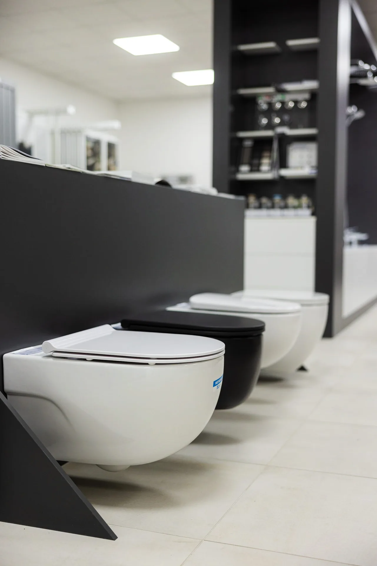 Dom Design salon u Zrenjaninu — enterijer i postavka kupatila, prizor 29