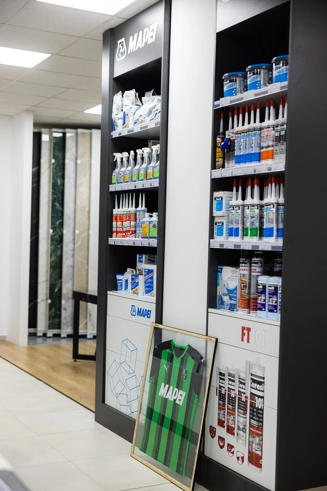 Dom Design salon u Zrenjaninu — enterijer i postavka kupatila, prizor 37
